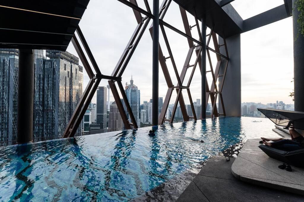 Klcc Musicalsty5Pax At Scarletzsuites Kuala Lumpur Exterior foto