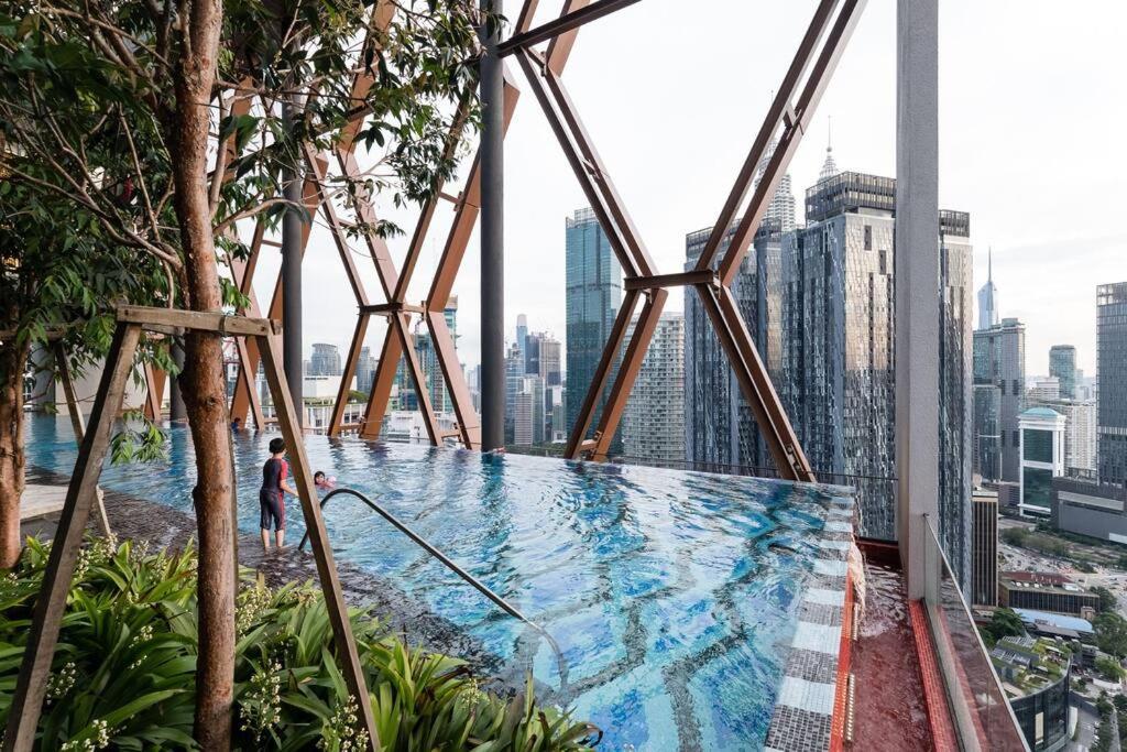 Klcc Musicalsty5Pax At Scarletzsuites Kuala Lumpur Exterior foto
